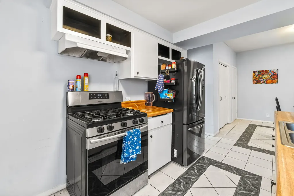 3521 West 64th Street Chicago IL 60629