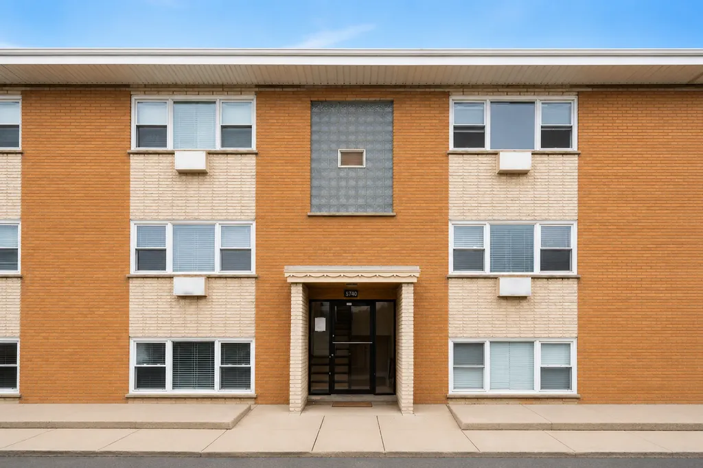 4747 North Ronald Street Harwood Heights IL 60706