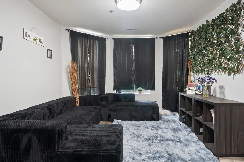 7123 South Green Street Chicago IL 60621