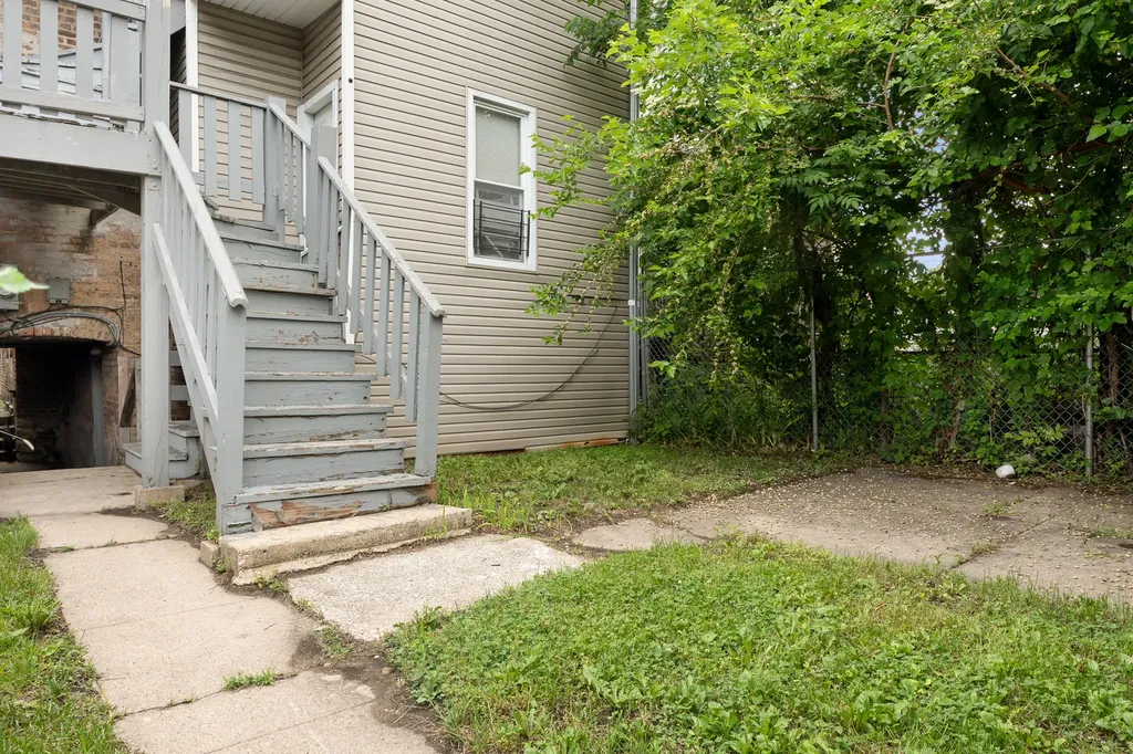 7123 South Green Street Chicago IL 60621