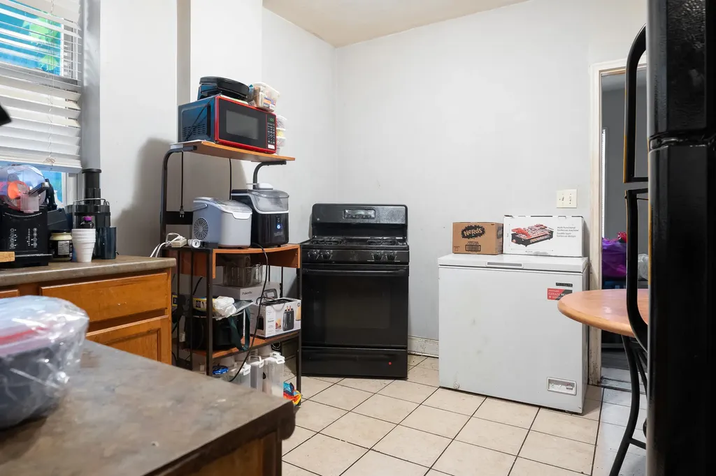 7123 South Green Street Chicago IL 60621