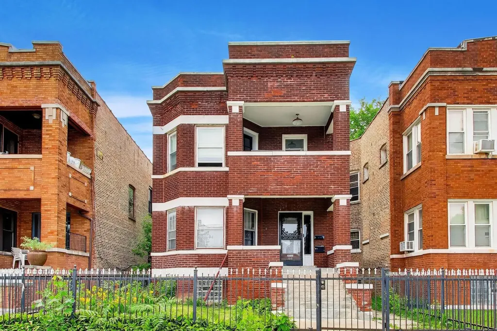 1218 North Mason Avenue Chicago IL 60651