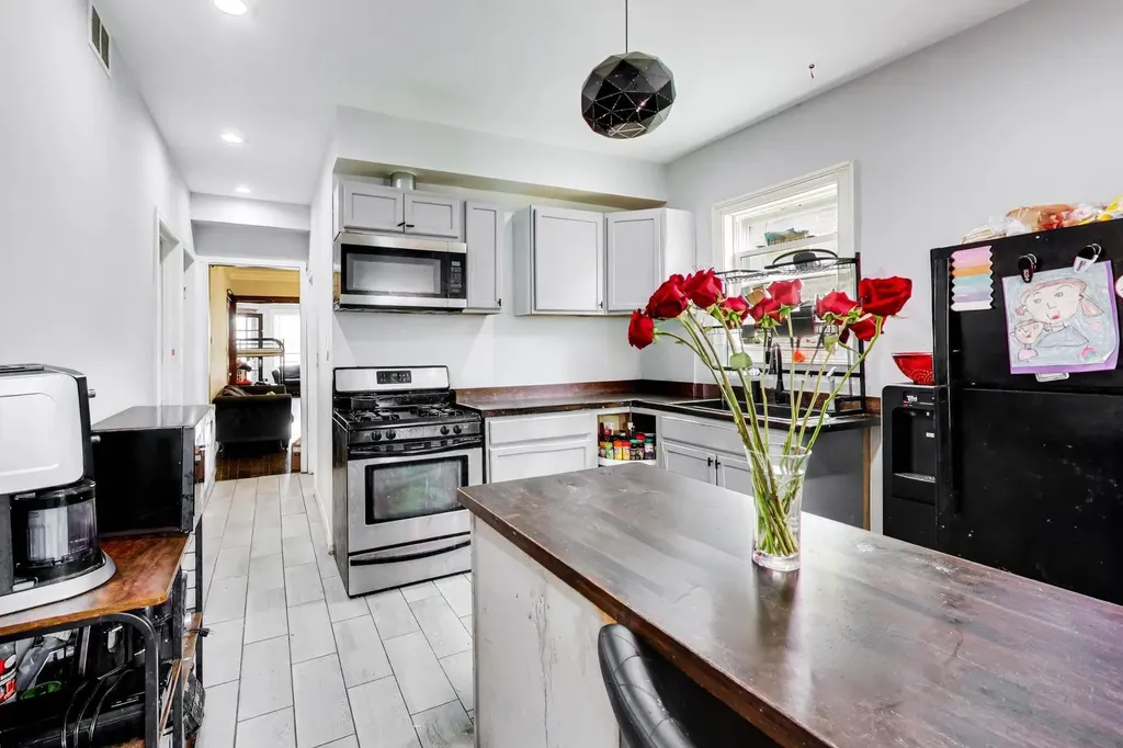 1218 North Mason Avenue Chicago IL 60651