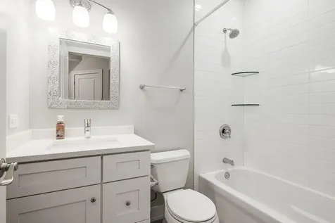 5979 North Elston Avenue Chicago IL 60646