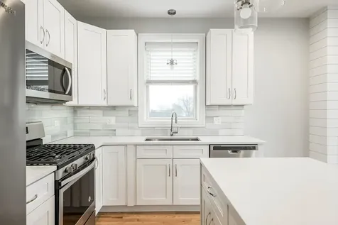 5979 North Elston Avenue Chicago IL 60646
