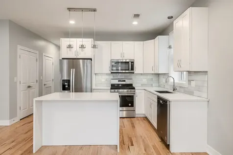 5979 North Elston Avenue Chicago IL 60646