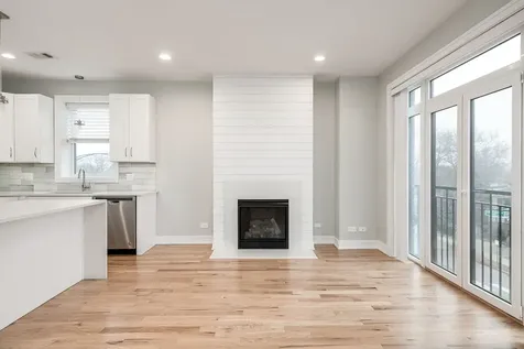 5979 North Elston Avenue Chicago IL 60646