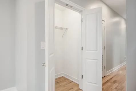 5979 North Elston Avenue Chicago IL 60646