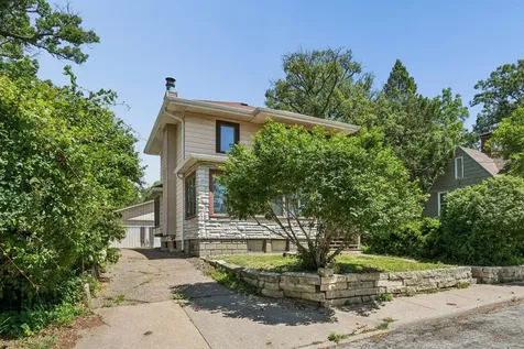 1571 34TH Avenue Moline IL 61265