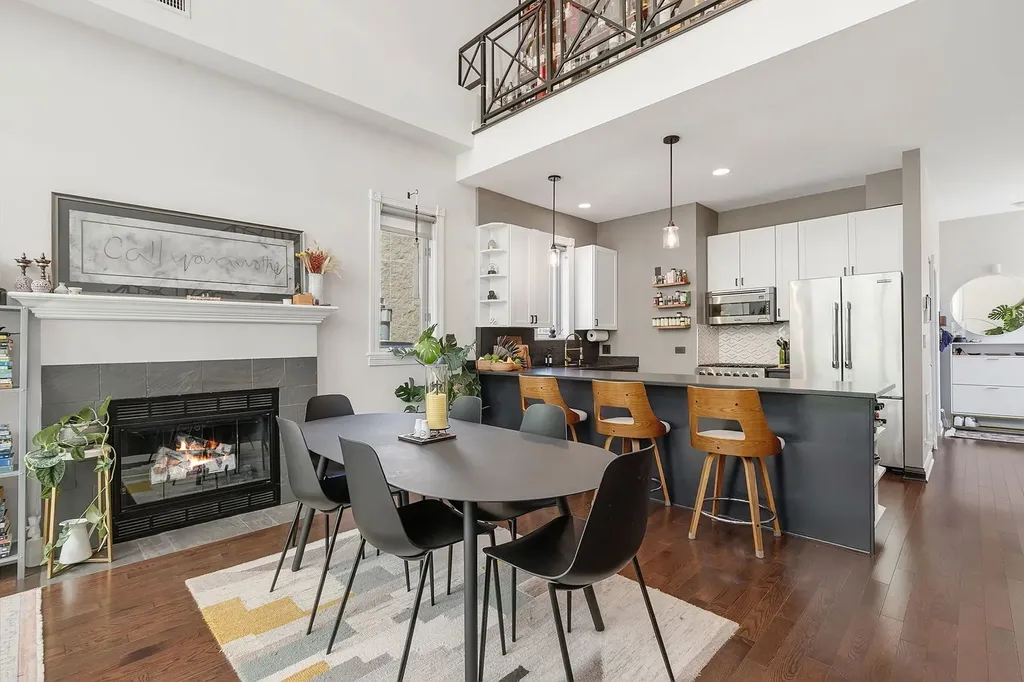 1067 North Hermitage Avenue Chicago IL 60622