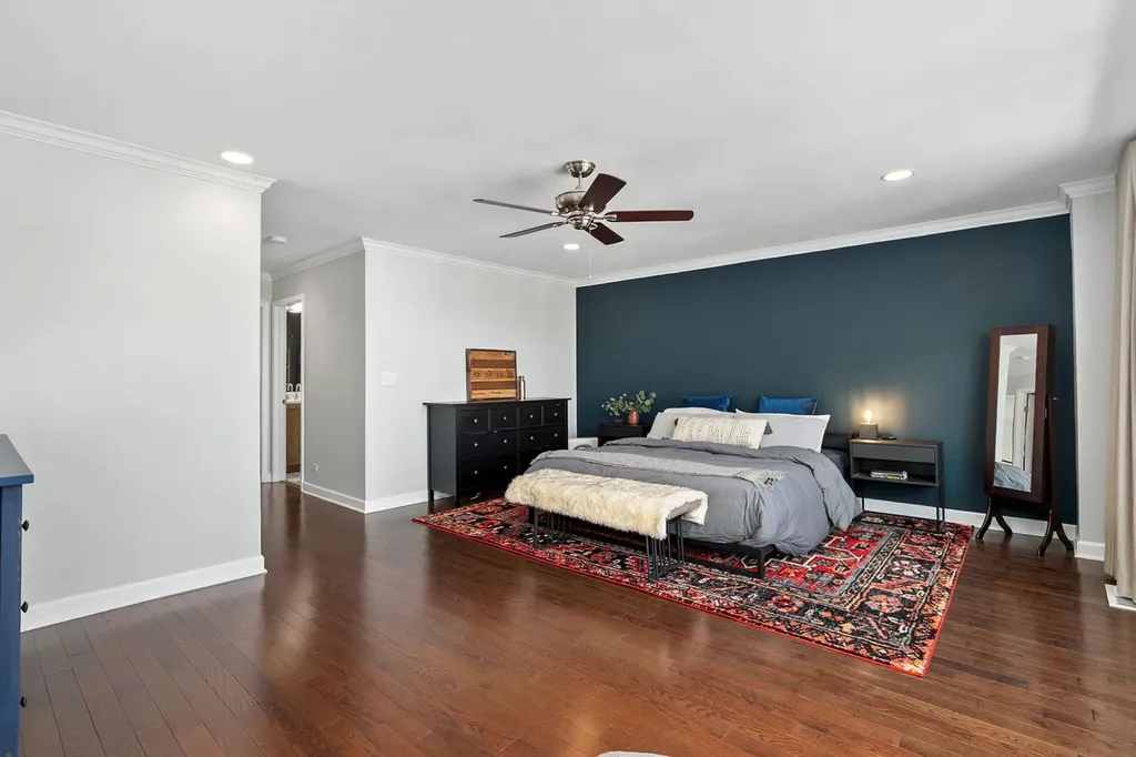 1067 North Hermitage Avenue Chicago IL 60622