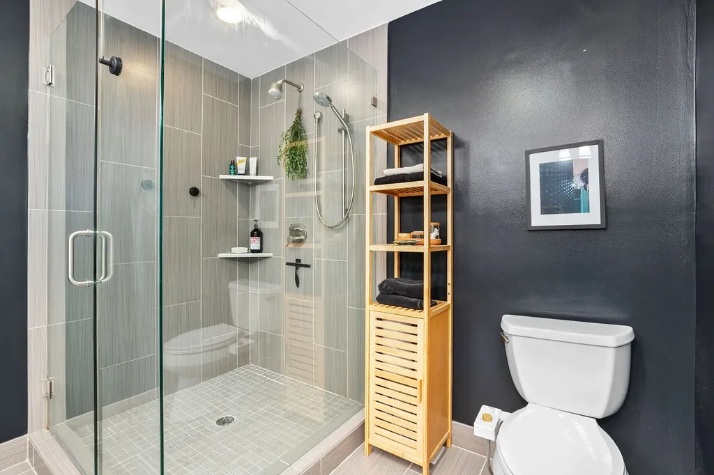 1067 North Hermitage Avenue Chicago IL 60622