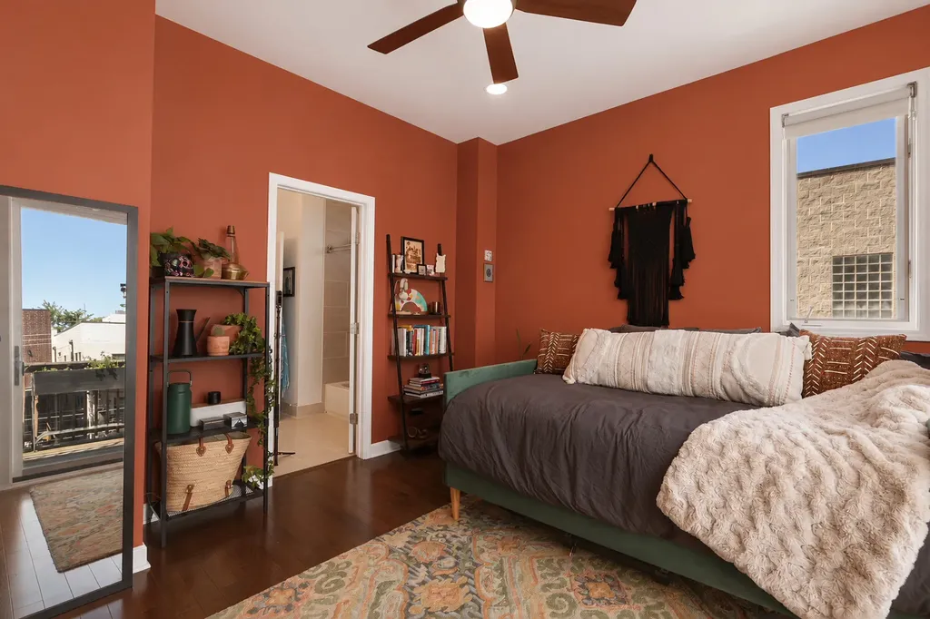 1067 North Hermitage Avenue Chicago IL 60622