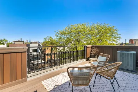 1067 North Hermitage Avenue Chicago IL 60622