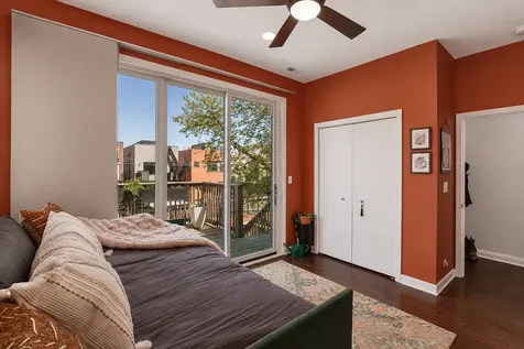 1067 North Hermitage Avenue Chicago IL 60622