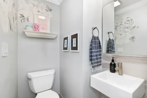 1067 North Hermitage Avenue Chicago IL 60622