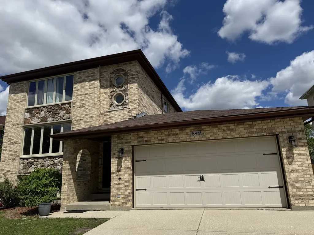 8841 North Chester Avenue Niles IL 60714