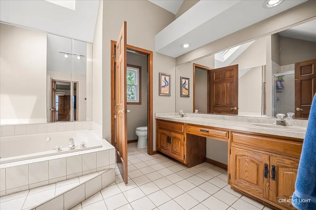 1N211 Coventry Drive Carol Stream IL 60188