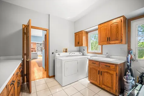 1N211 Coventry Drive Carol Stream IL 60188
