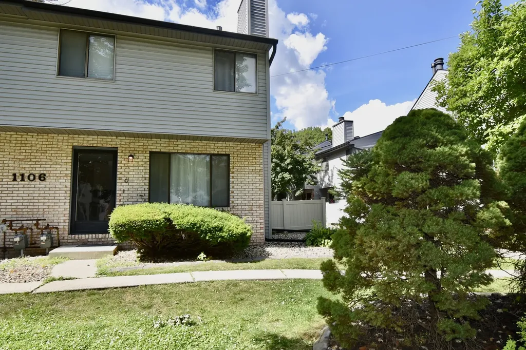 1106 East Jefferson Street Bloomington IL 61701