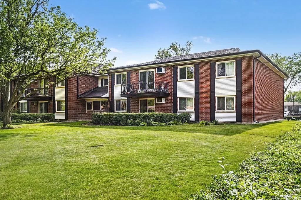 1110 North Dale Avenue Arlington Heights IL 60004