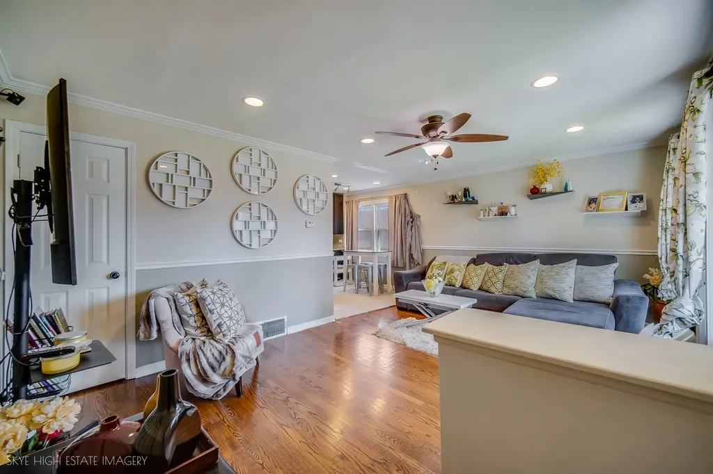 412 East 89th Place Chicago IL 60619