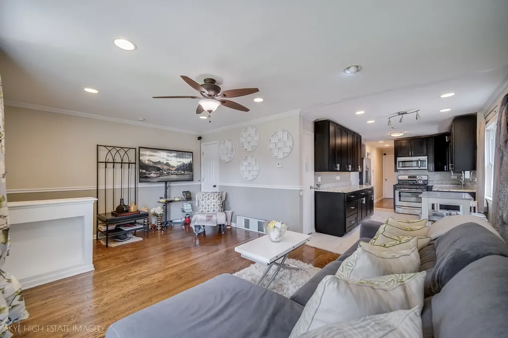 412 East 89th Place Chicago IL 60619