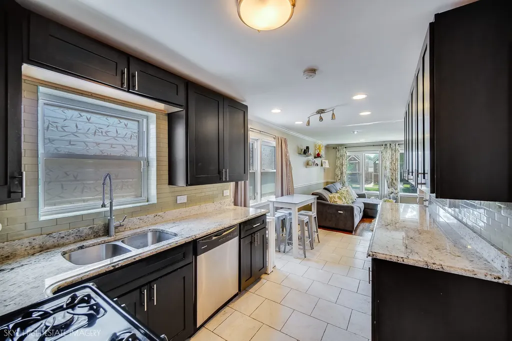 412 East 89th Place Chicago IL 60619