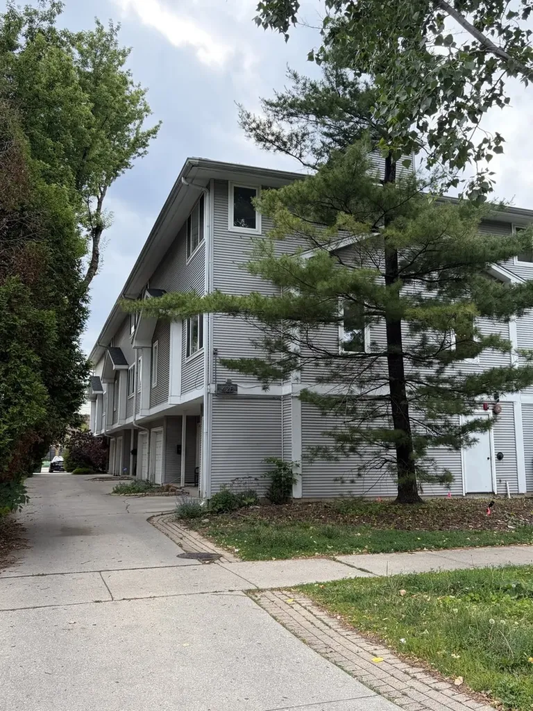 425 South Harvey Avenue Oak Park IL 60302