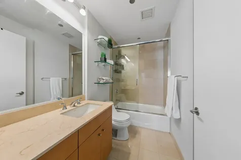 800 North Michigan Avenue Chicago IL 60611