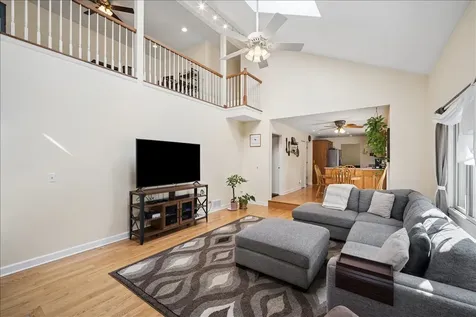 504 Carriage Hill Road Island Lake IL 60042