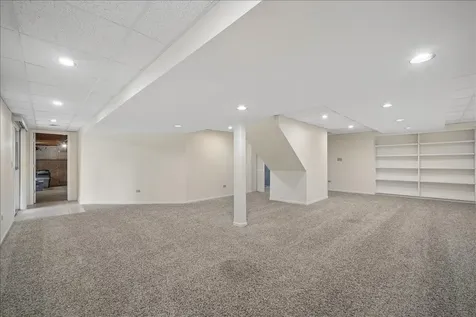 504 Carriage Hill Road Island Lake IL 60042