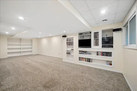 504 Carriage Hill Road Island Lake IL 60042