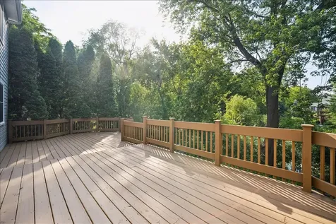 504 Carriage Hill Road Island Lake IL 60042