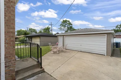 312 Luella Avenue Calumet City IL 60409