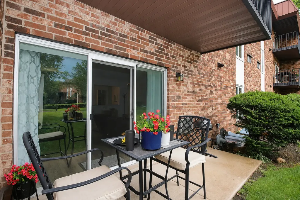 1041 West Ogden Avenue Naperville IL 60563