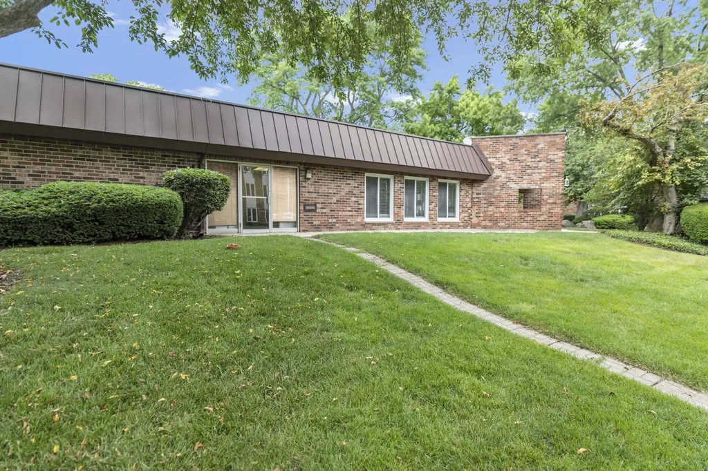 1041 West Ogden Avenue Naperville IL 60563