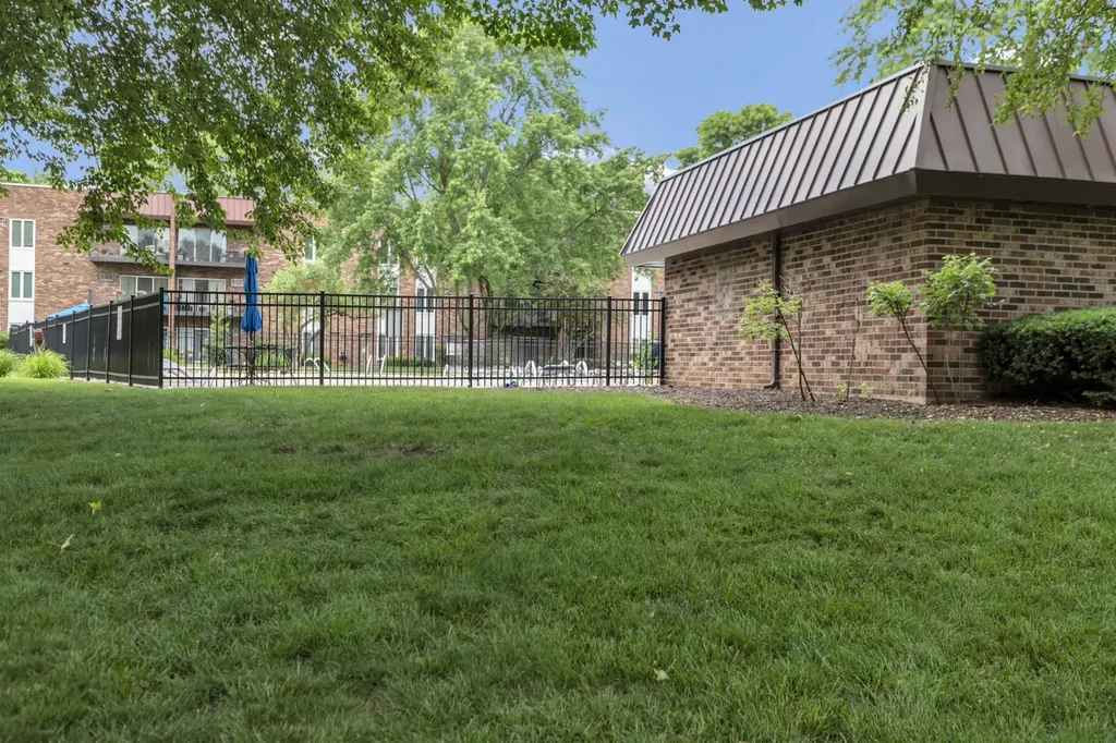1041 West Ogden Avenue Naperville IL 60563