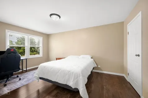 322 Fairchild Court Bloomingdale IL 60108