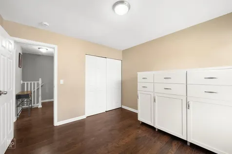 322 Fairchild Court Bloomingdale IL 60108