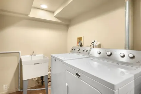 322 Fairchild Court Bloomingdale IL 60108