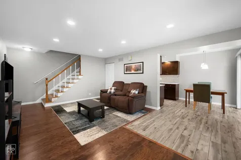 322 Fairchild Court Bloomingdale IL 60108