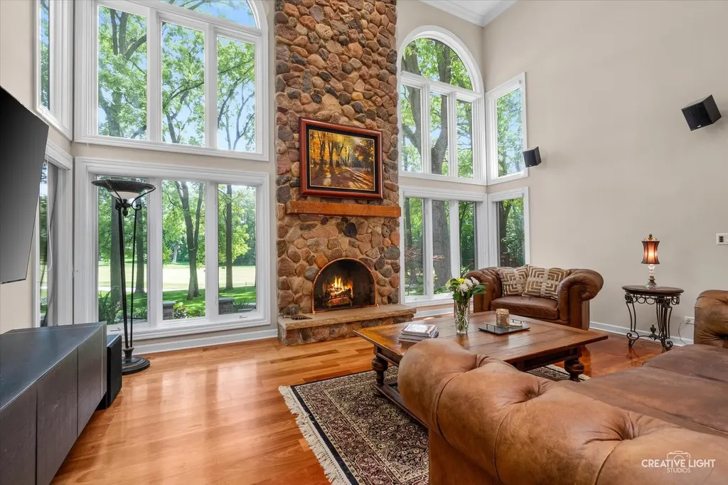1585 Woodcrest Court Aurora IL 60502