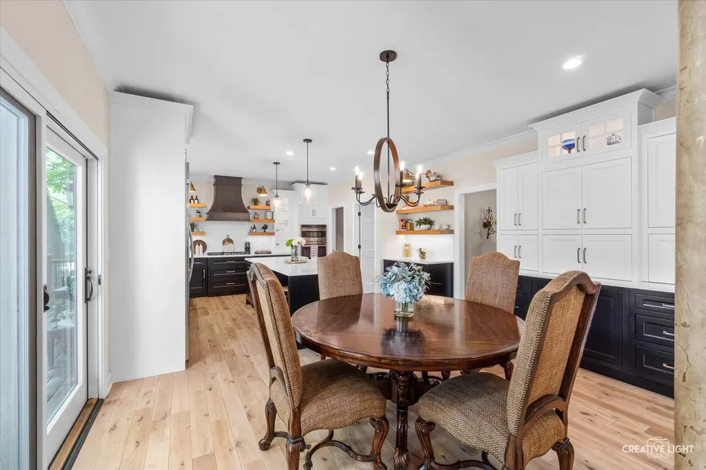 1585 Woodcrest Court Aurora IL 60502