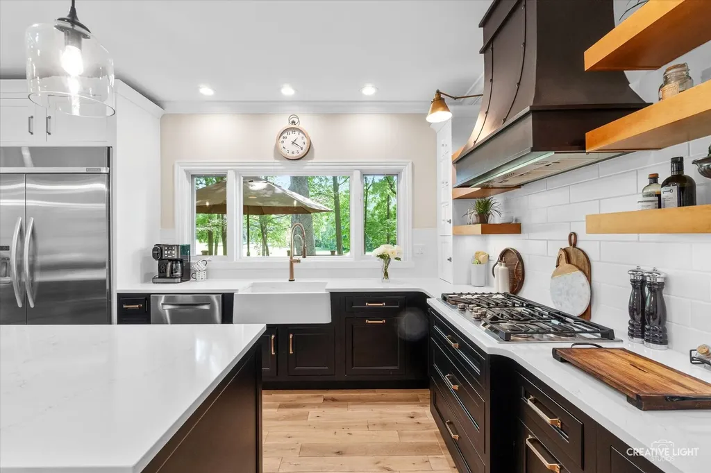 1585 Woodcrest Court Aurora IL 60502