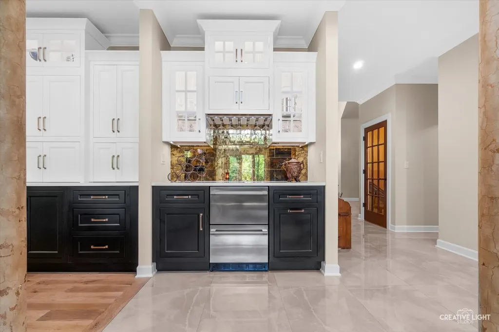 1585 Woodcrest Court Aurora IL 60502