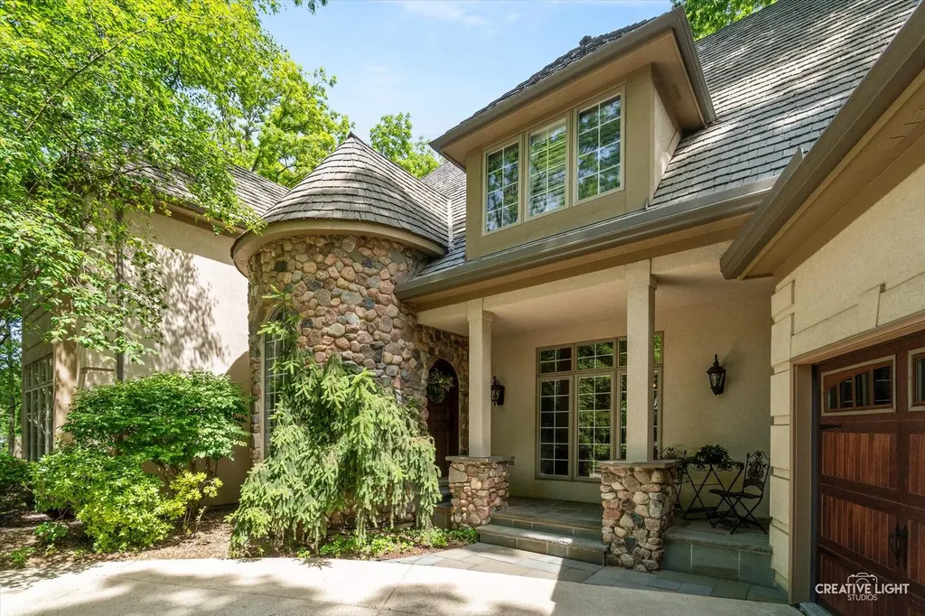 1585 Woodcrest Court Aurora IL 60502