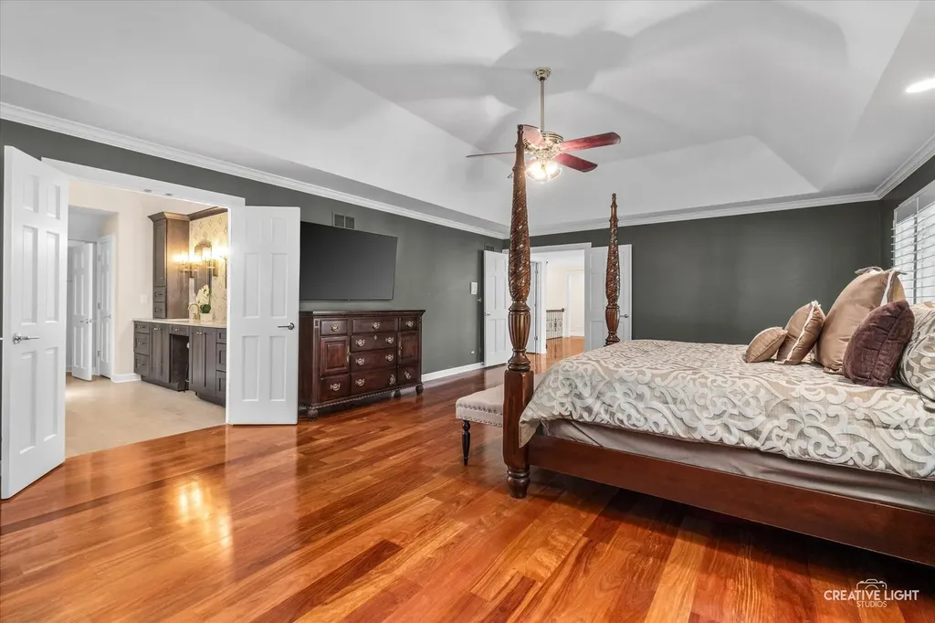 1585 Woodcrest Court Aurora IL 60502