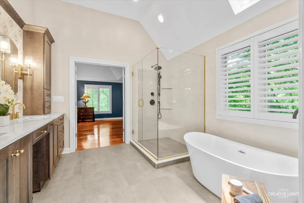 1585 Woodcrest Court Aurora IL 60502