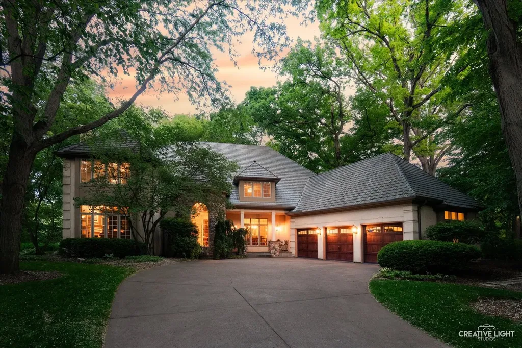 1585 Woodcrest Court Aurora IL 60502